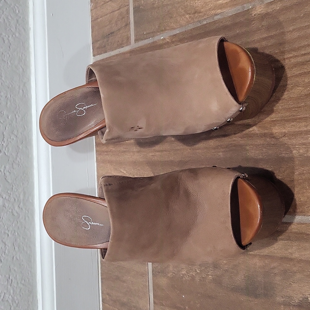 Jessica Simpson  platform Clogs